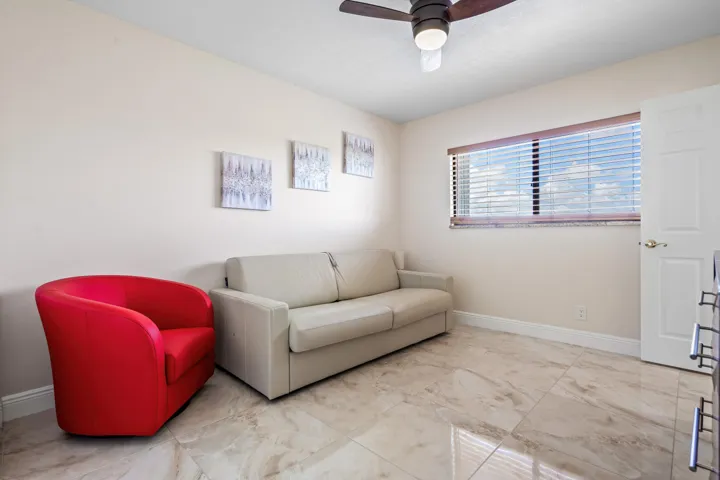 Buest Bedroom