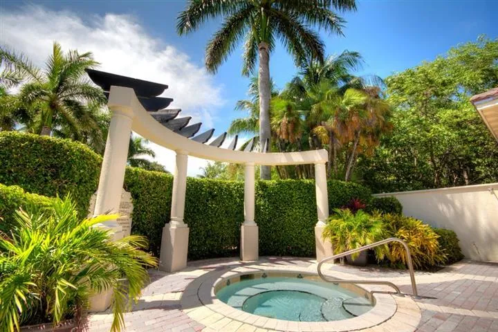 Relaxing Tropical Spa