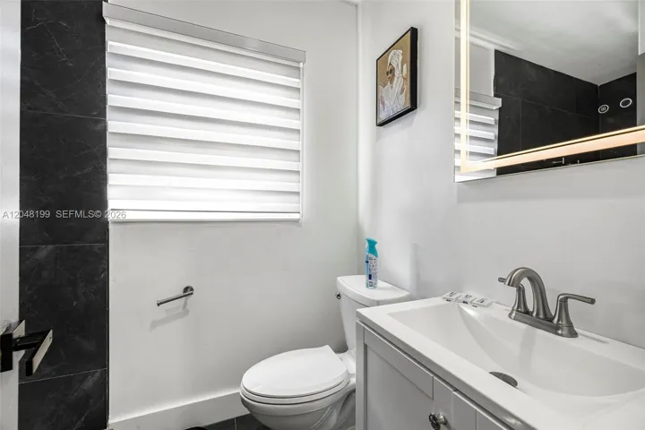 Primary Bathroom Bedrooms no. 2 and 3