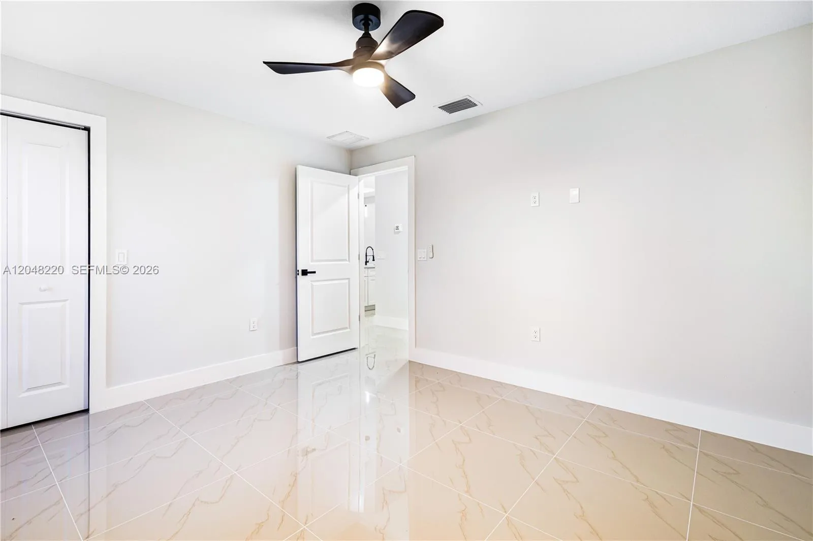 Property photo 123