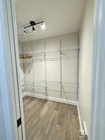 Primary-Bedroom-Closet-2
