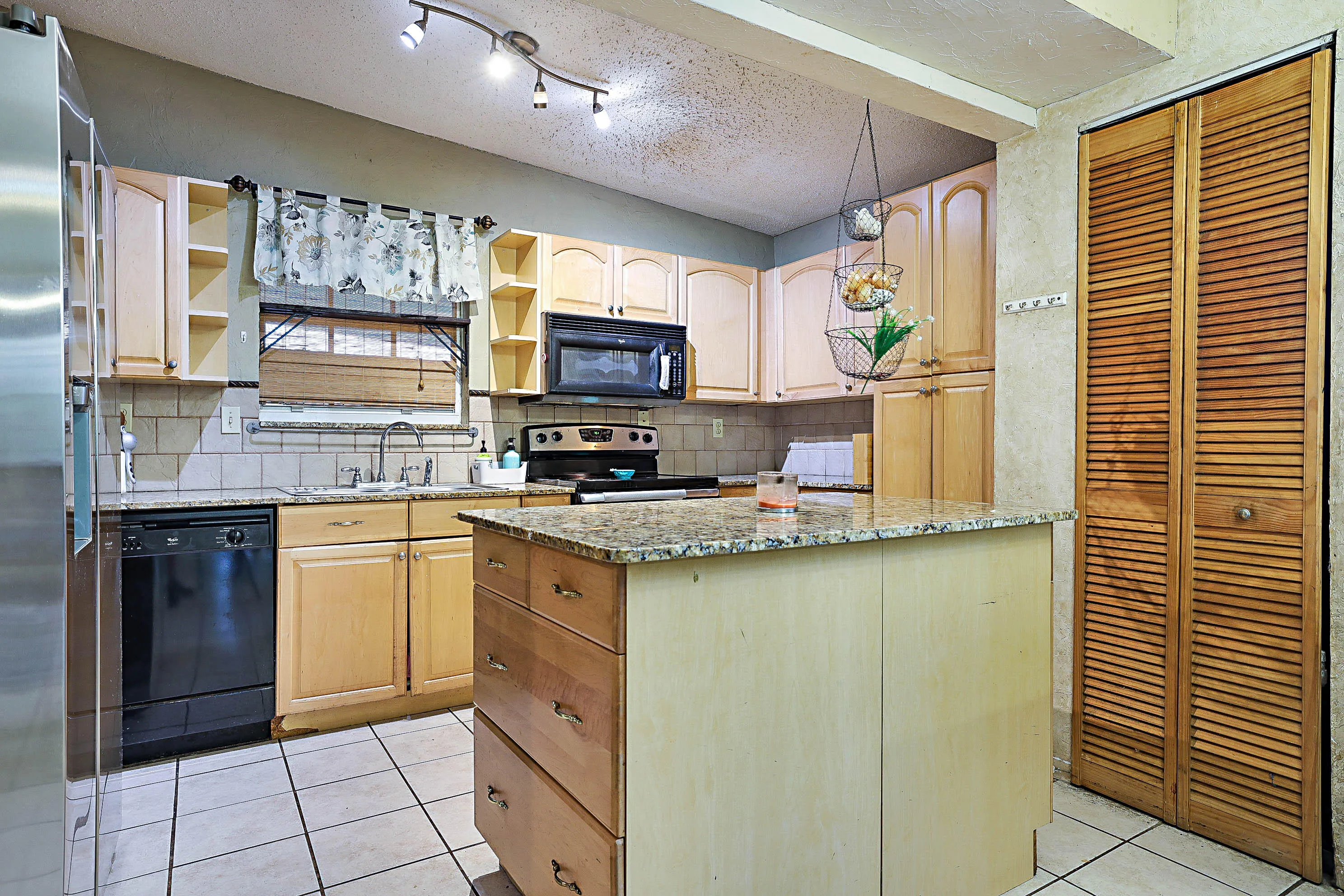 764 Camelia Drive -13