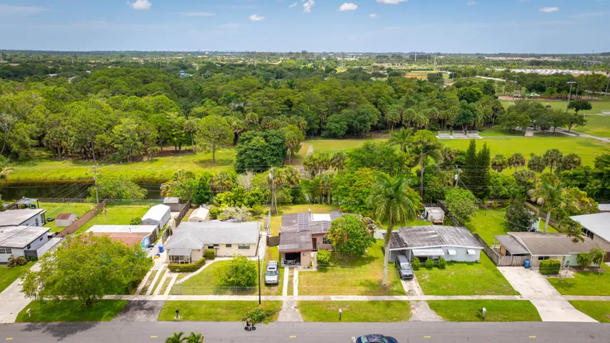 764 Camelia Drive -32