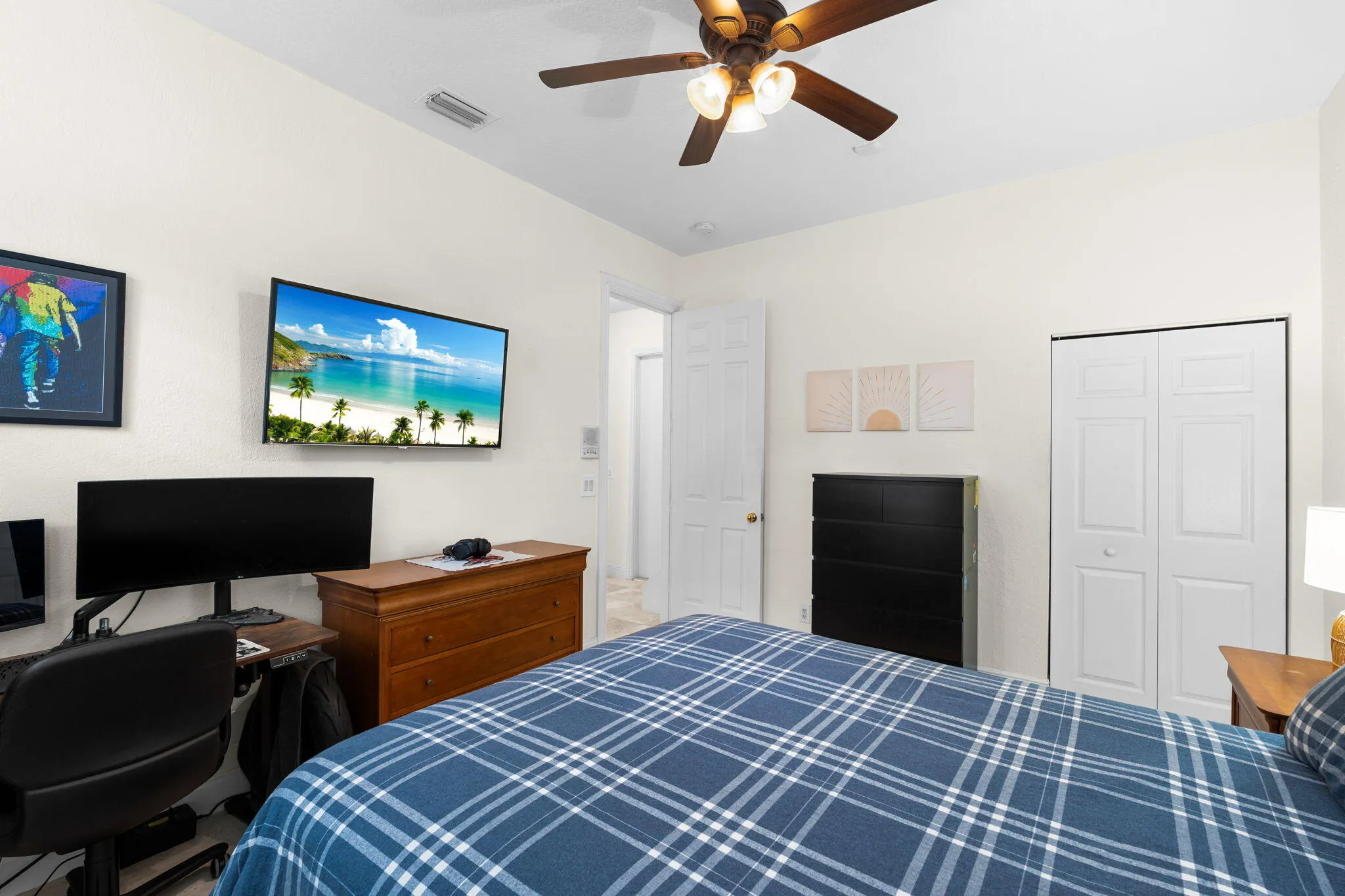 44-web-or-mls-A7400346