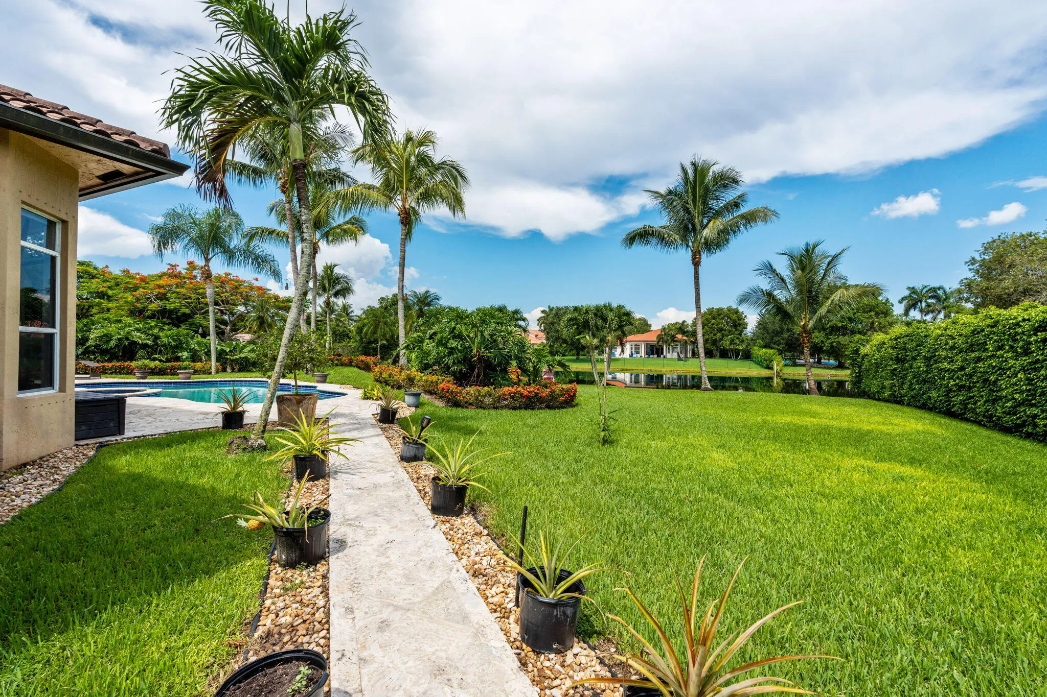 68-web-or-mls-A7400261