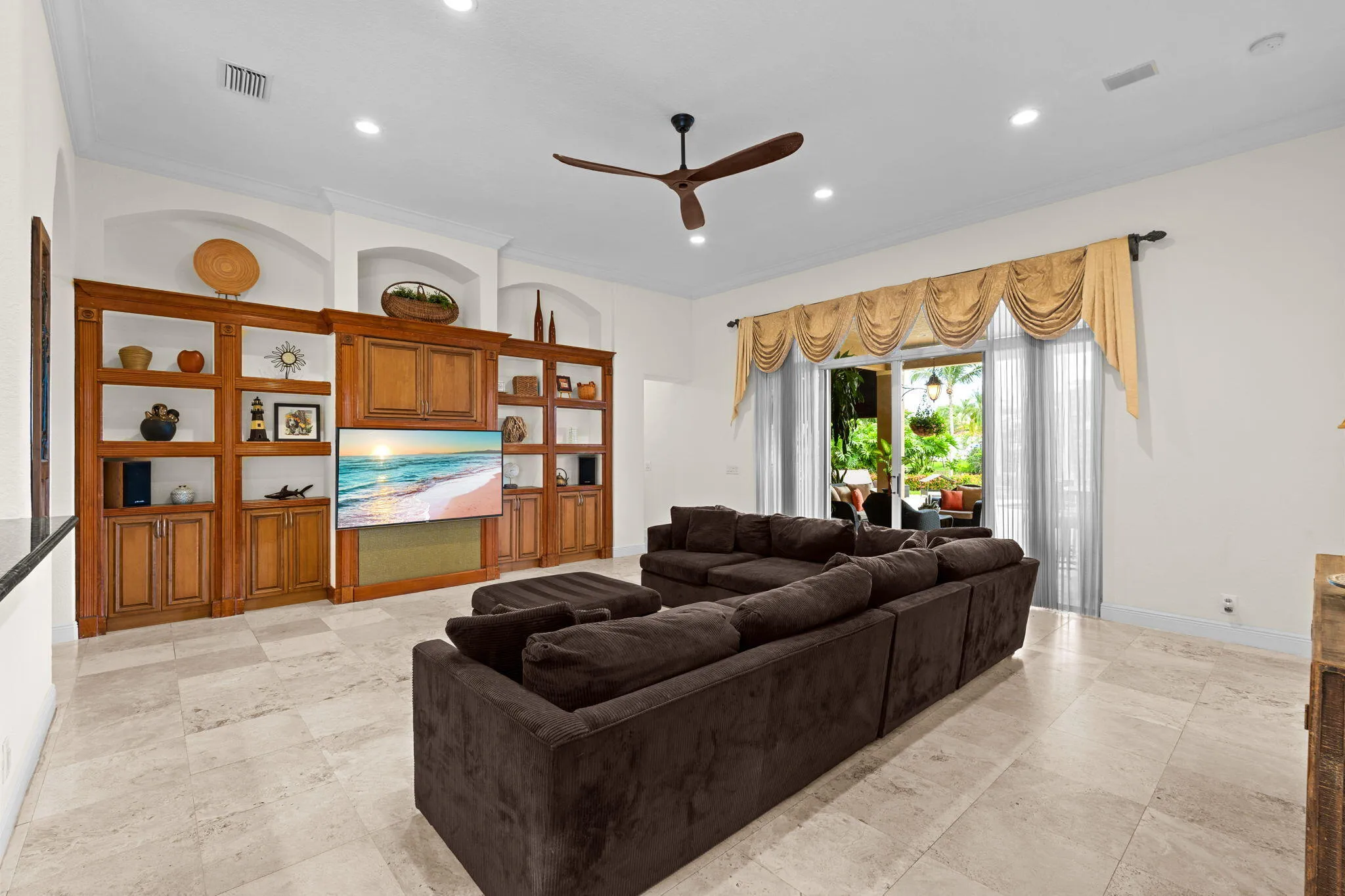 24-web-or-mls-A7400393