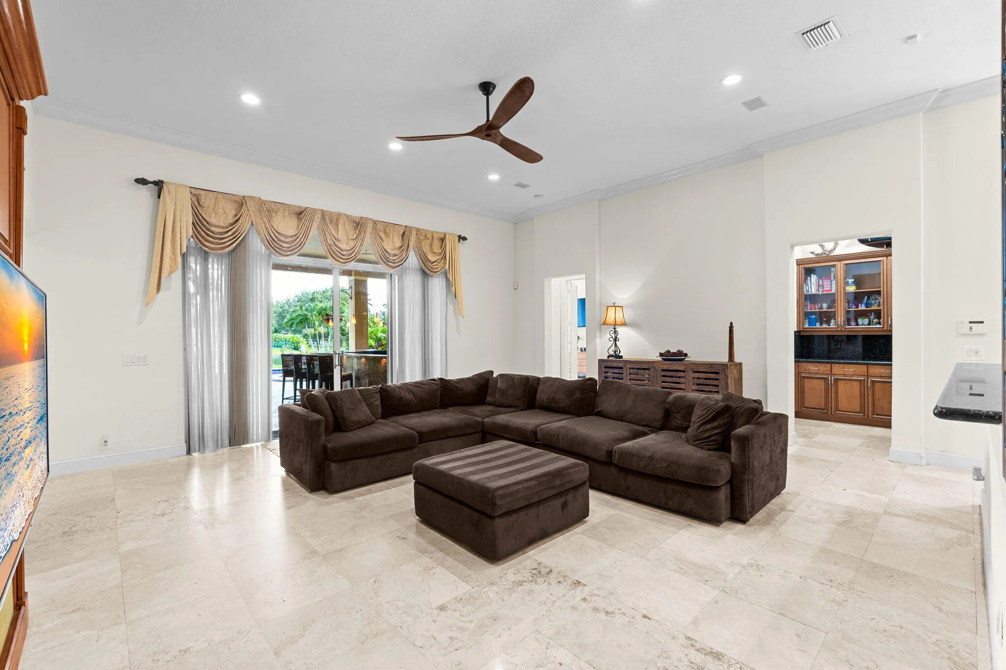 22-web-or-mls-A7400380