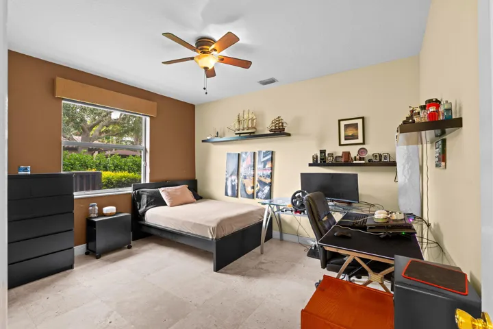 52-web-or-mls-A7400489