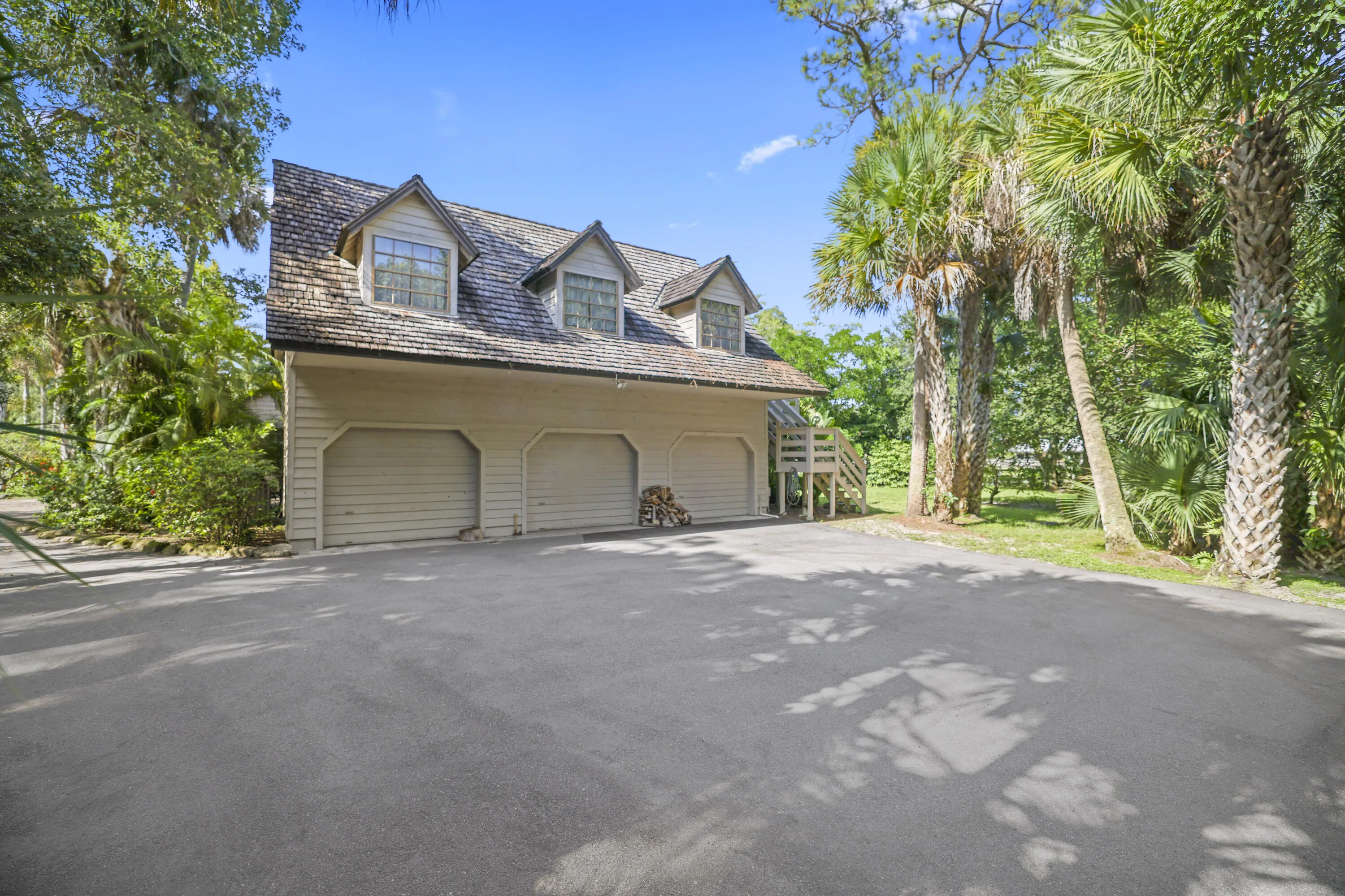 3-Car garage with Apartment above