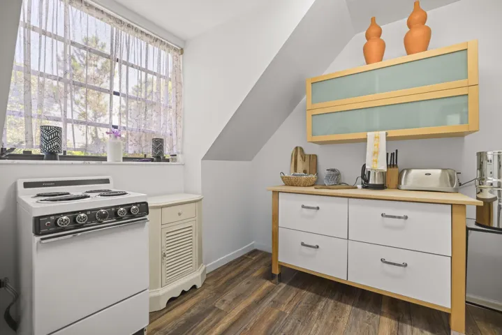 Apartment Kitchenette