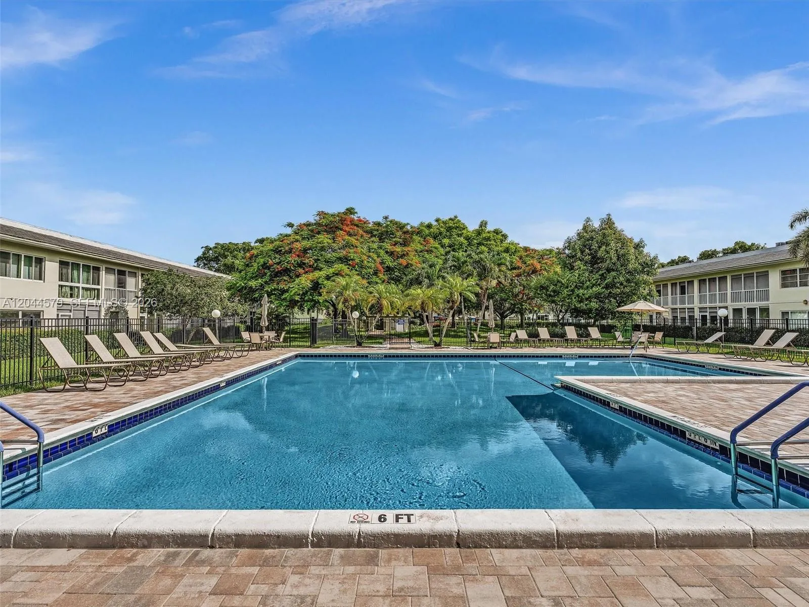PRIVATE BAHAMA POOL
