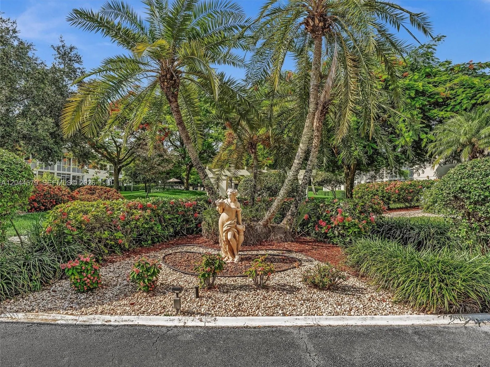 PRIVATE BAHAMA POOL ENTRANCE