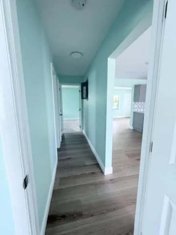 Hallway btw Bedrooms