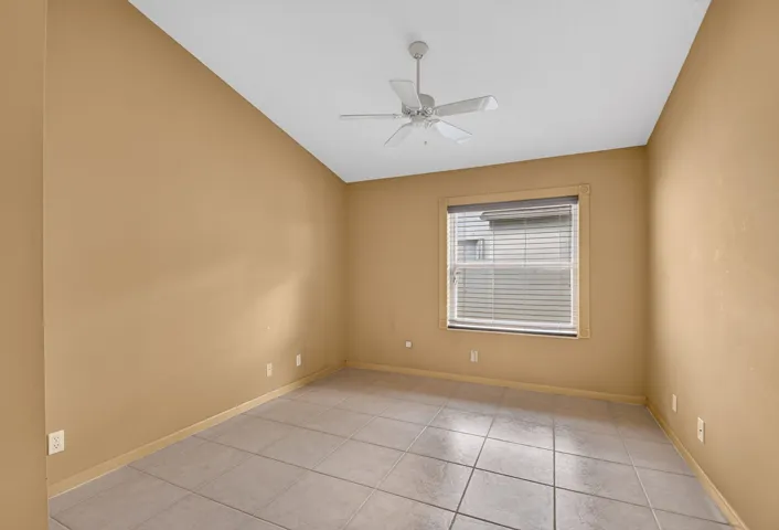 Bedroom 2/Den