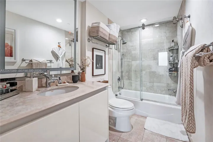 guest 2nd bedroom bathroom
