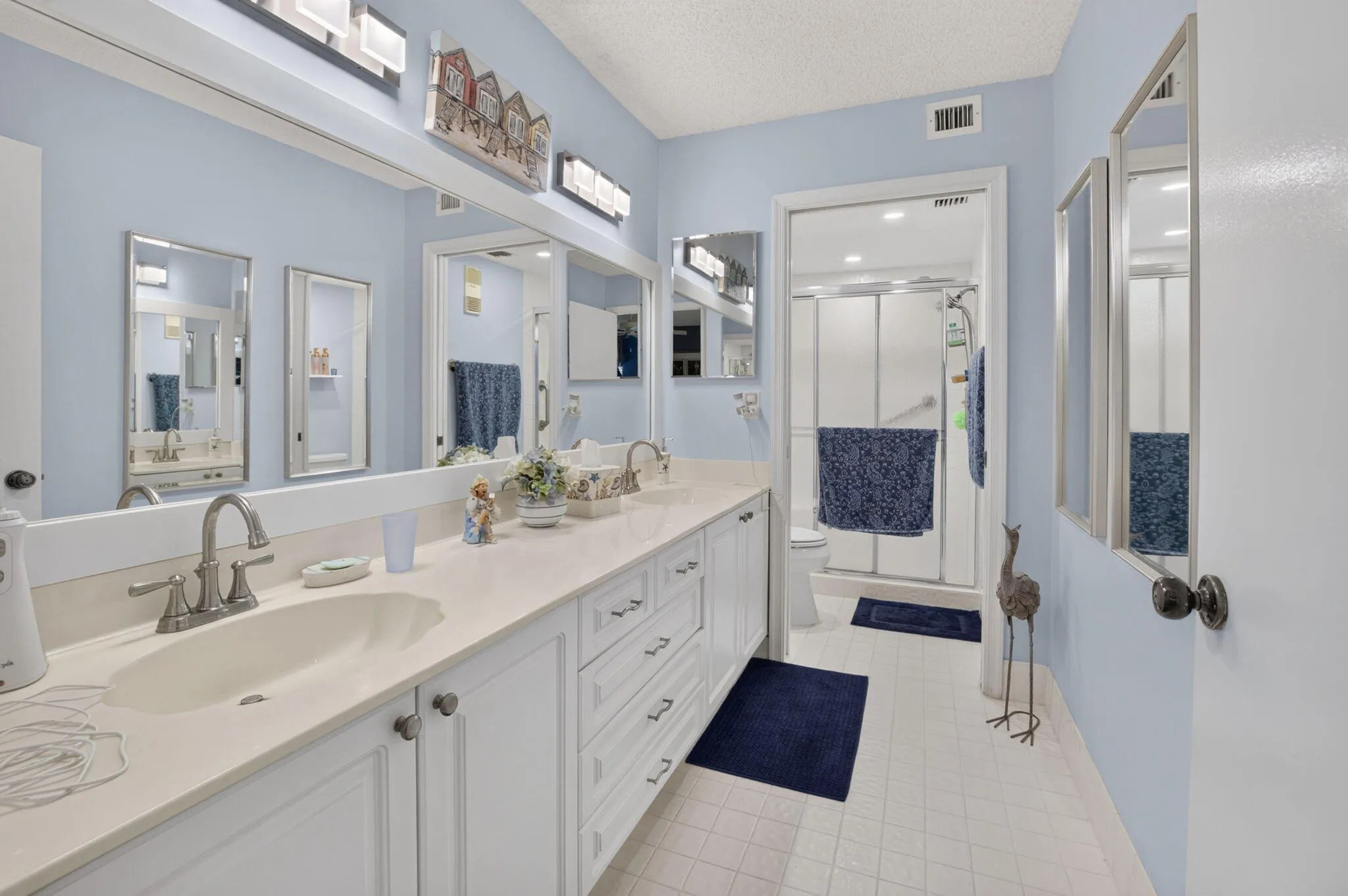 Primary​​‌​​​​‌​​‌‌​‌‌​​​‌‌​‌​‌​‌​​​‌​​ Bathroom