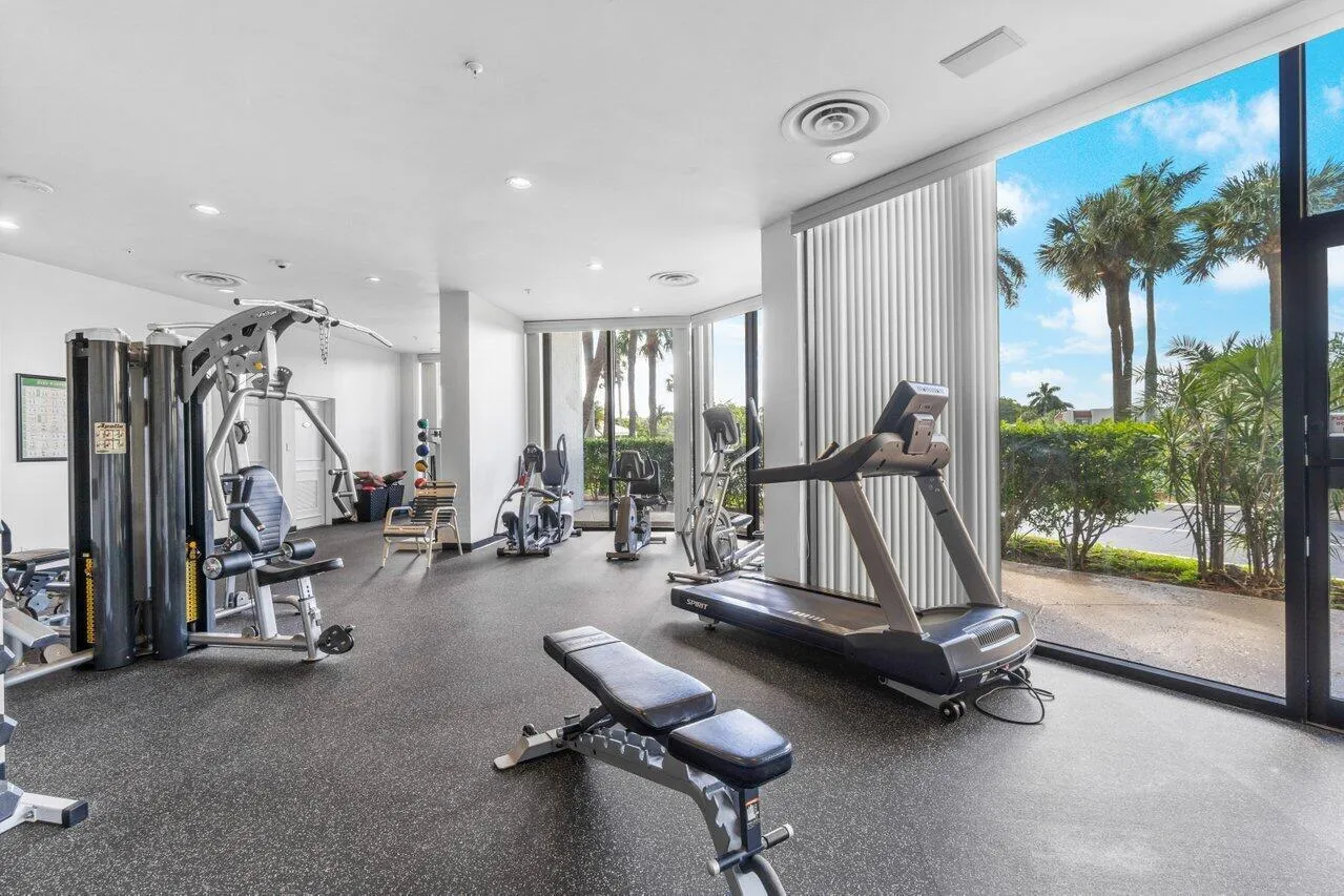 053-1900ConsulatePlace-WestPalmBeach-FL-