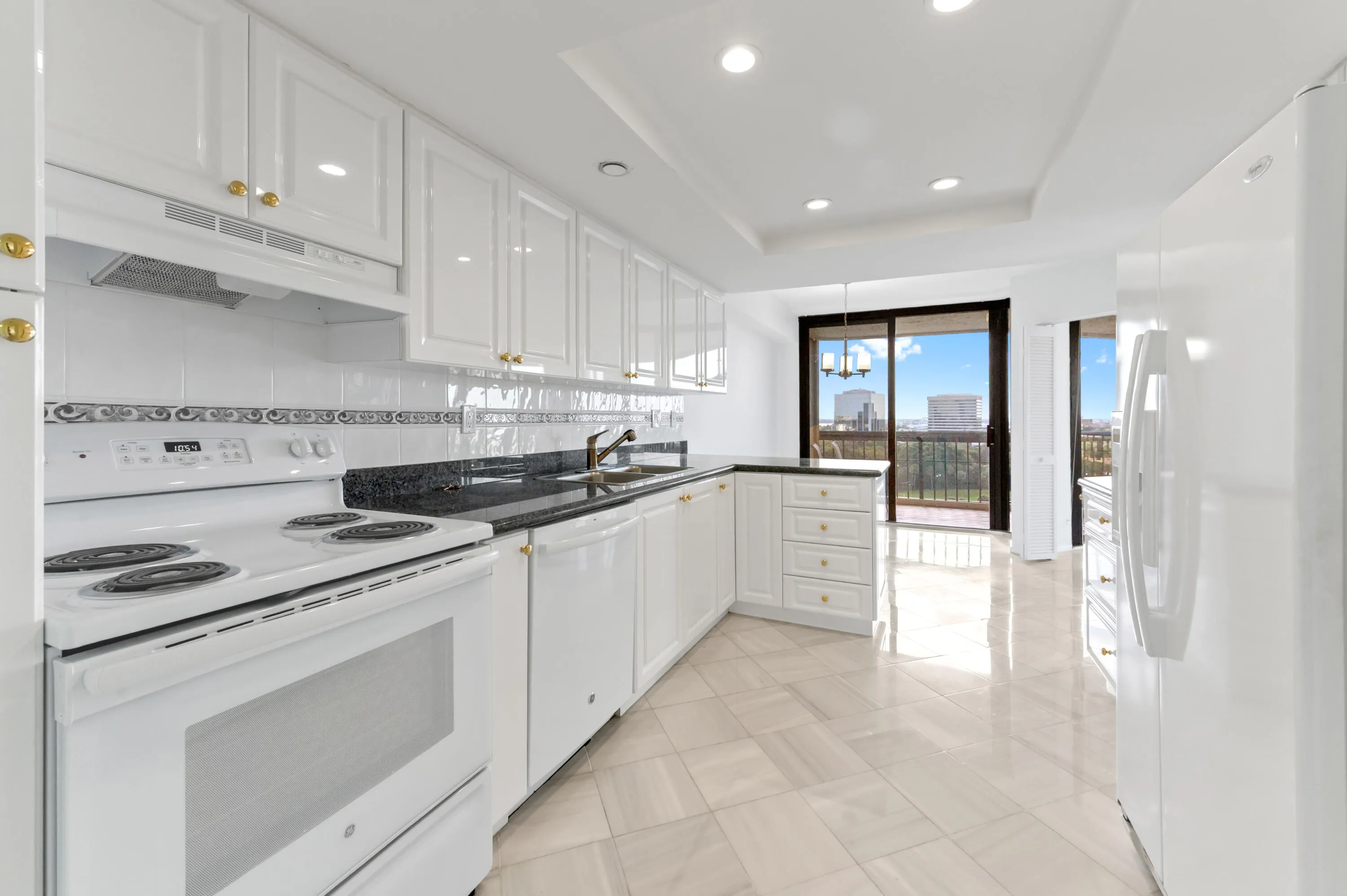 16 Kitchen 02
