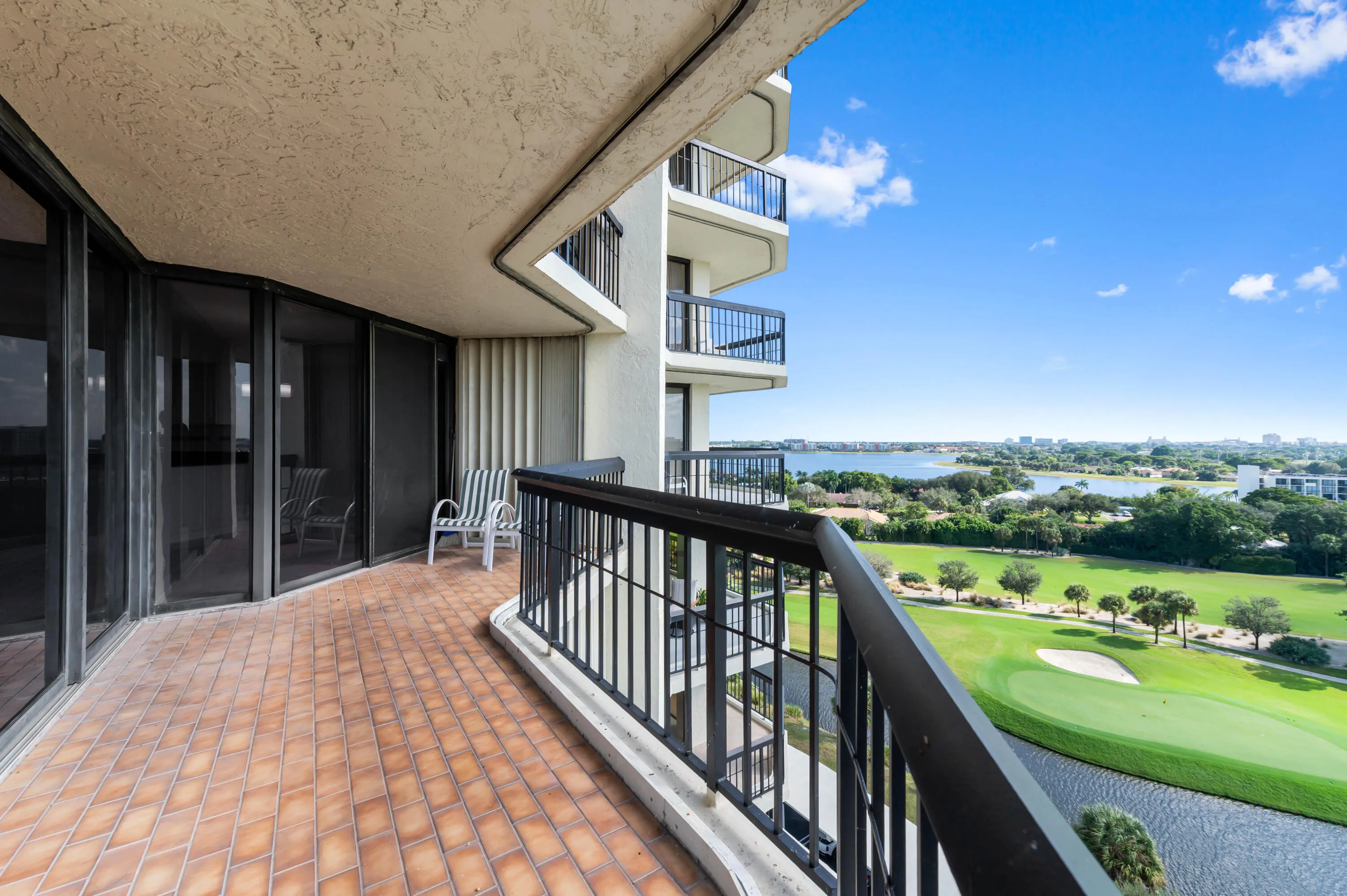 38 balcony 04