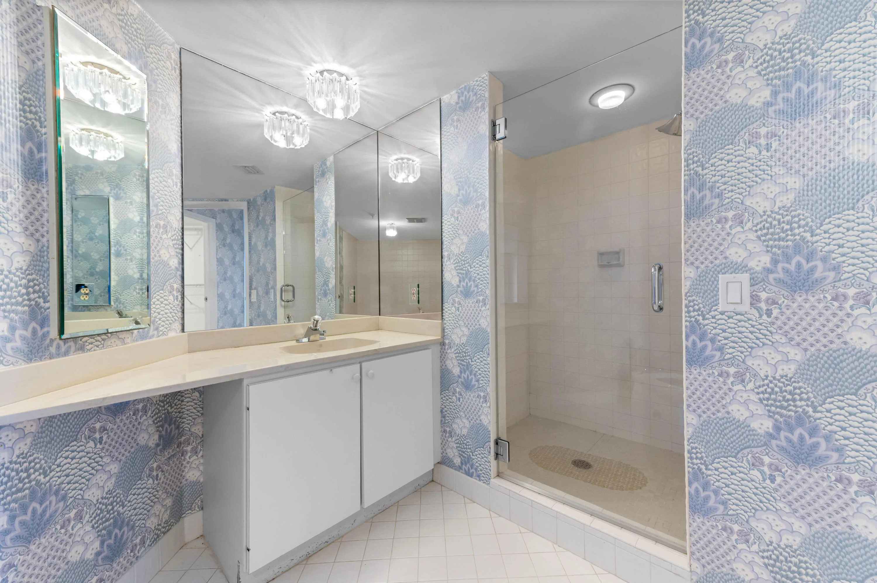 33 Bathroom 04