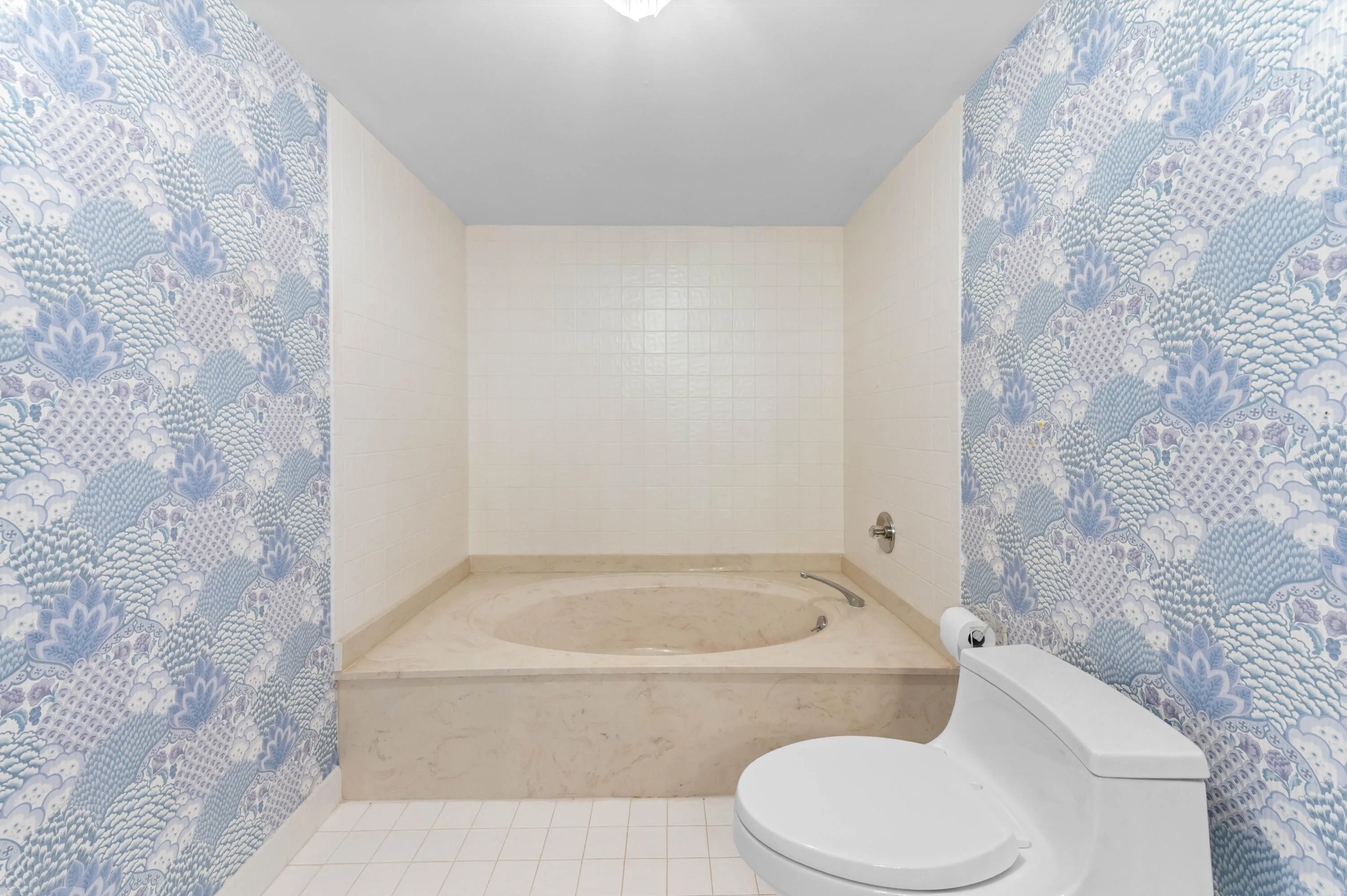 32 Bathroom 03