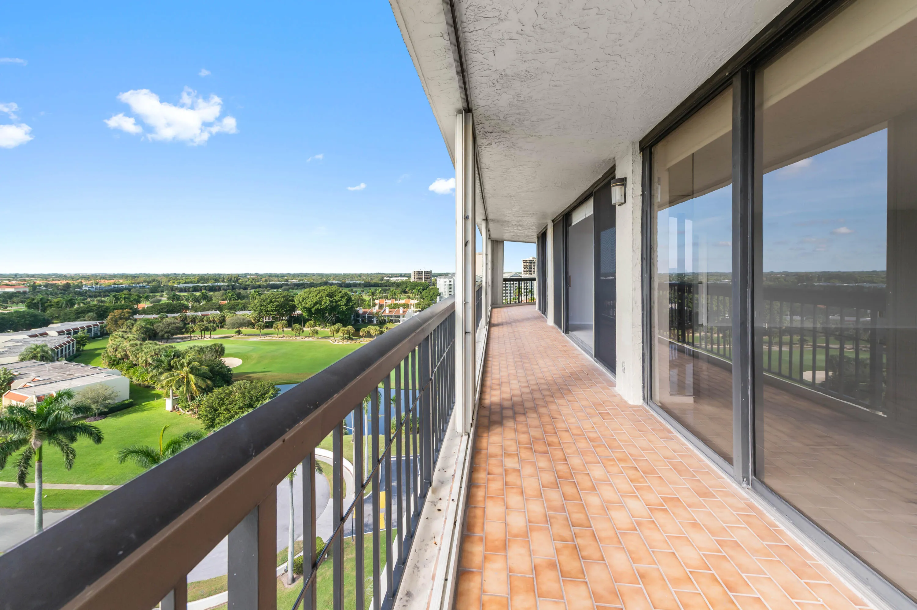 36 balcony 02