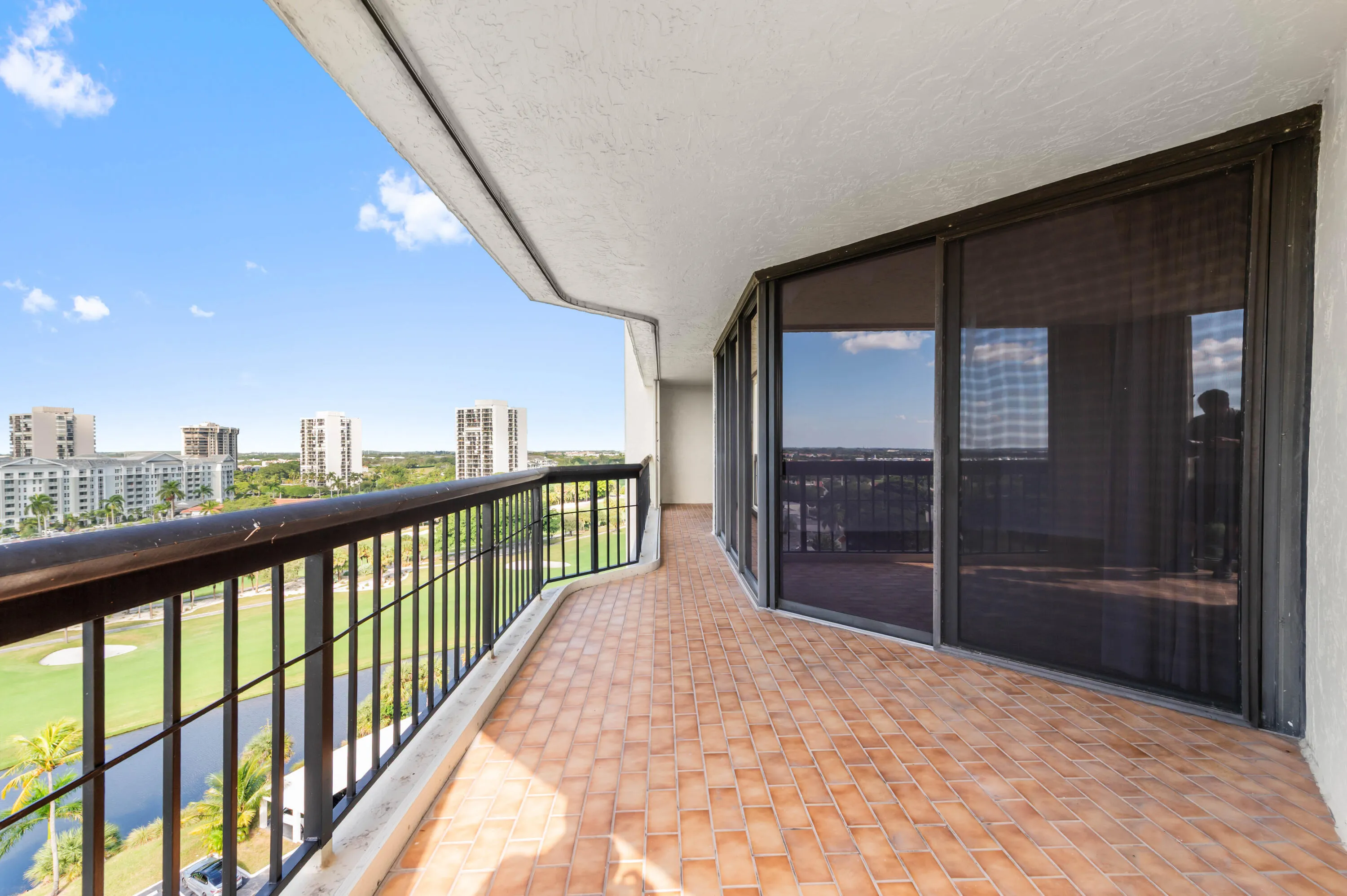 37 balcony 03