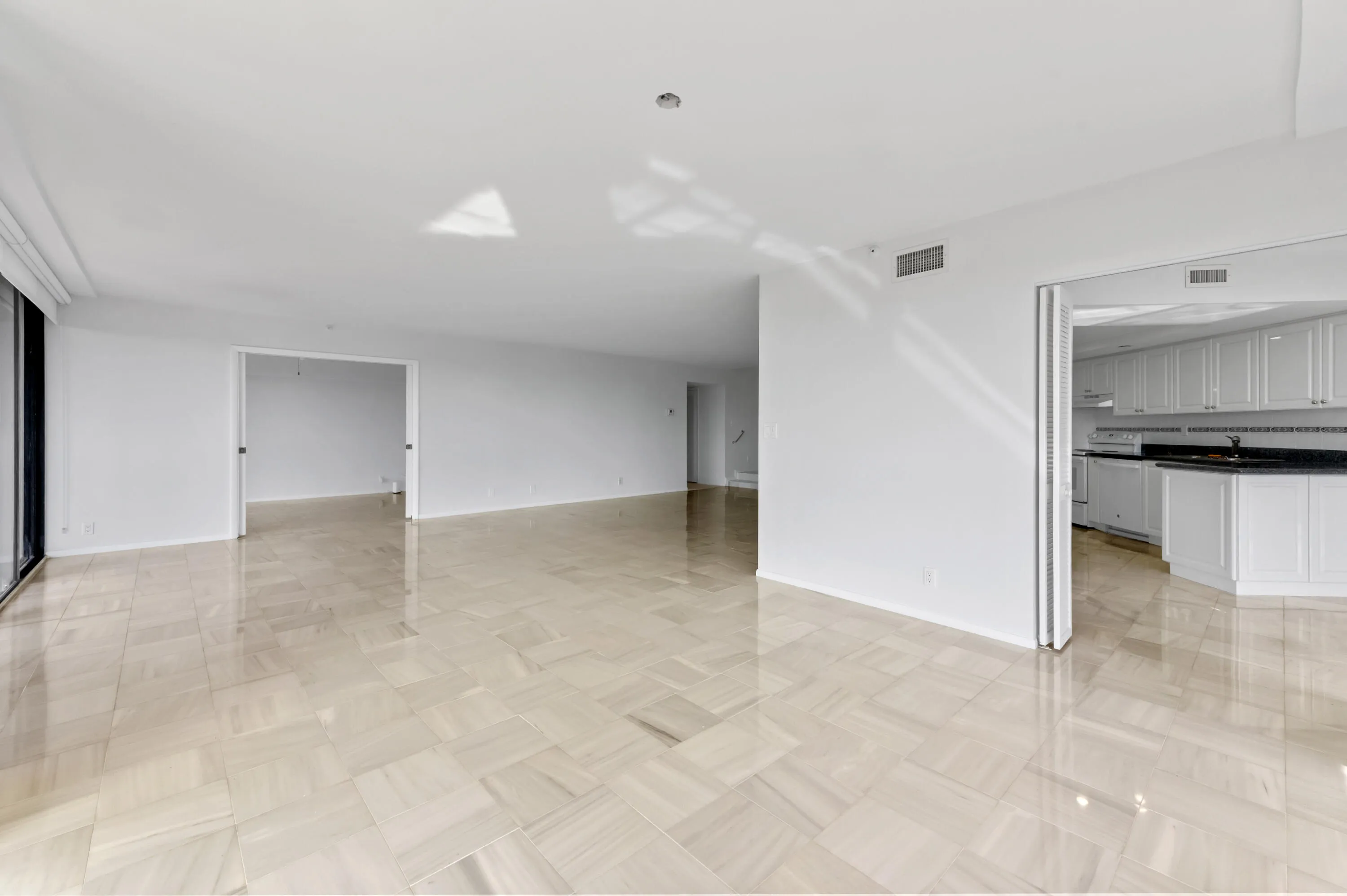 10 Living Room 07