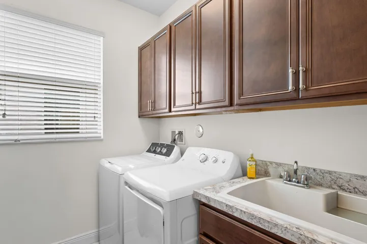 16-web-or-mls-10256 SW Indian Lilac Trai