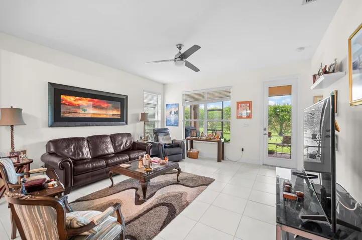 19-web-or-mls-10256 SW Indian Lilac Trai