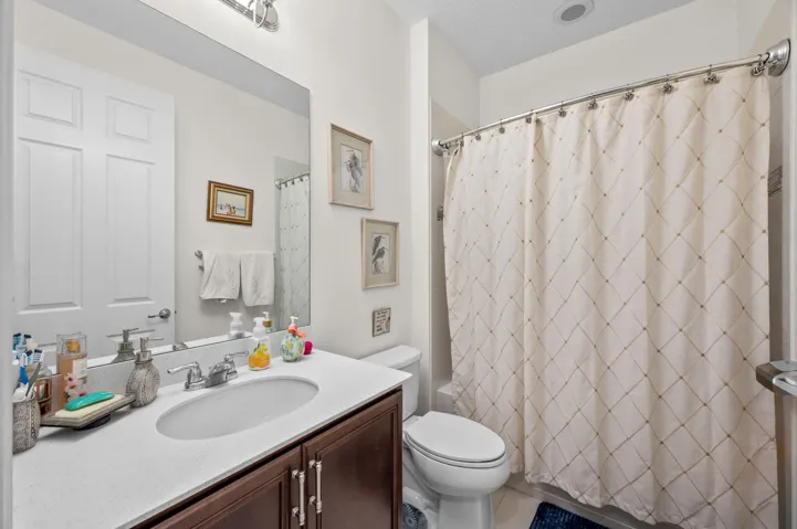 14-web-or-mls-10256 SW Indian Lilac Trai
