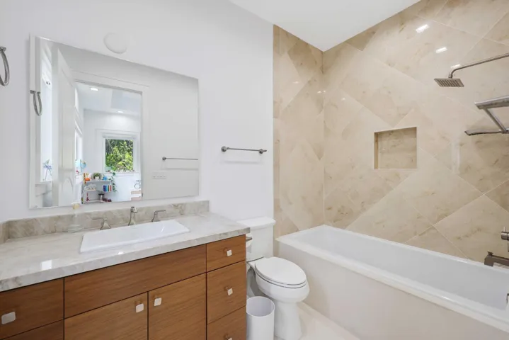 12 Sylvan Lane - 108.jpg-SMALL