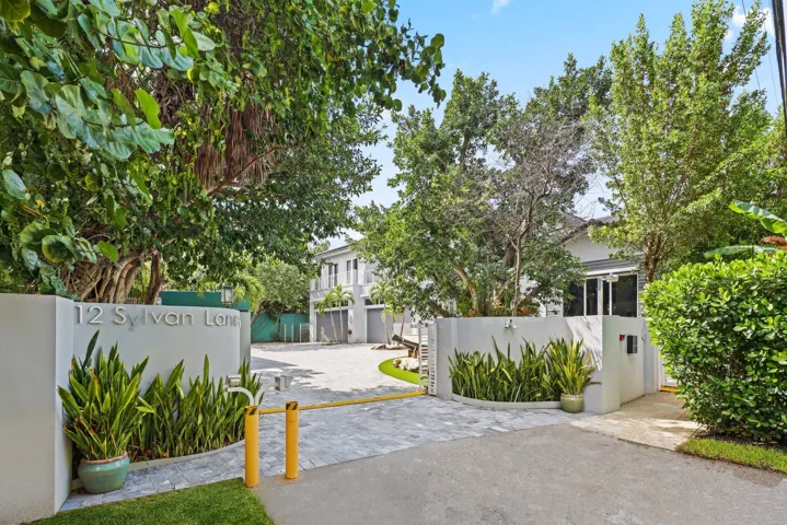 12 Sylvan Lane - 2.jpg-SMALL