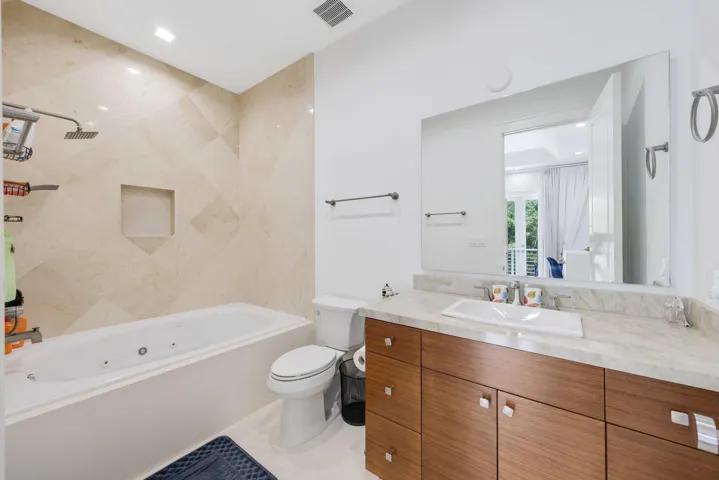 12 Sylvan Lane - 102.jpg-SMALL