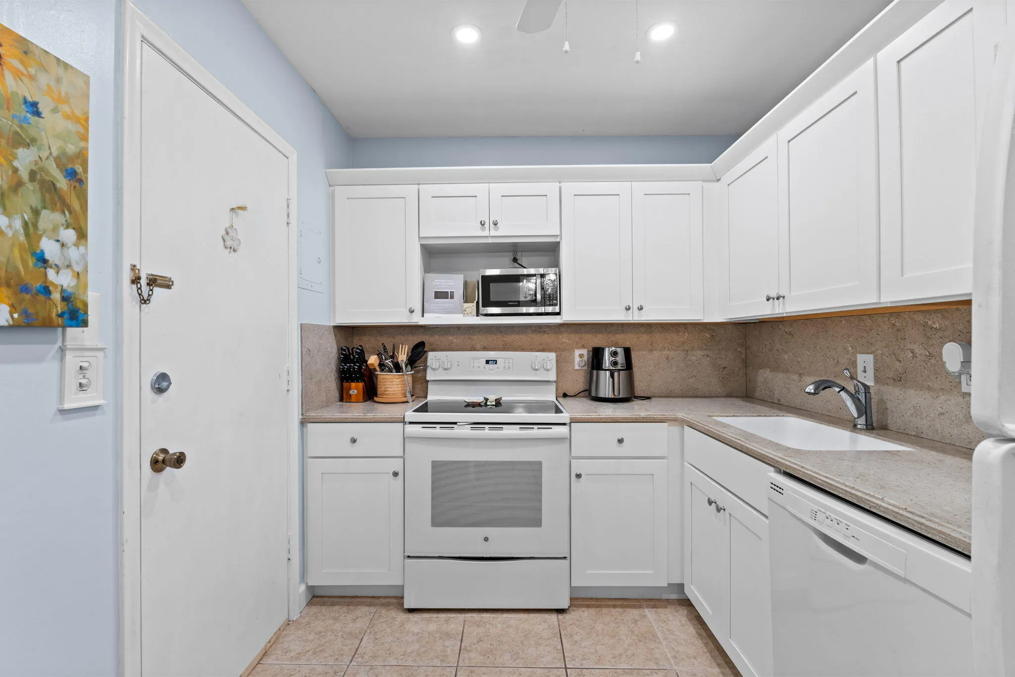 12-web-or-mls-A7409895