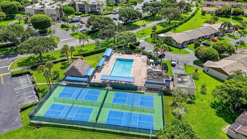 Satellite pool