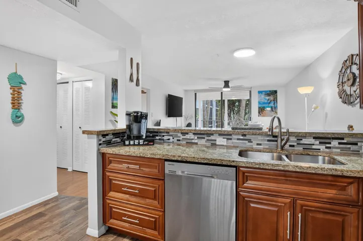 5280 Las Verdes Cir 216