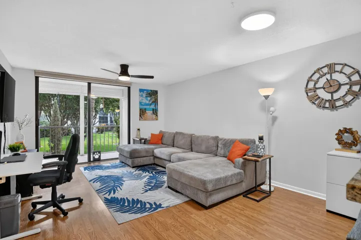 5280 Las Verdes Cir 216
