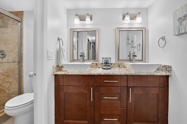 Dual Sink Primary bath