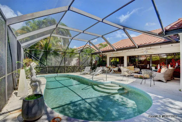 Entertainment Venue- Screened Pool