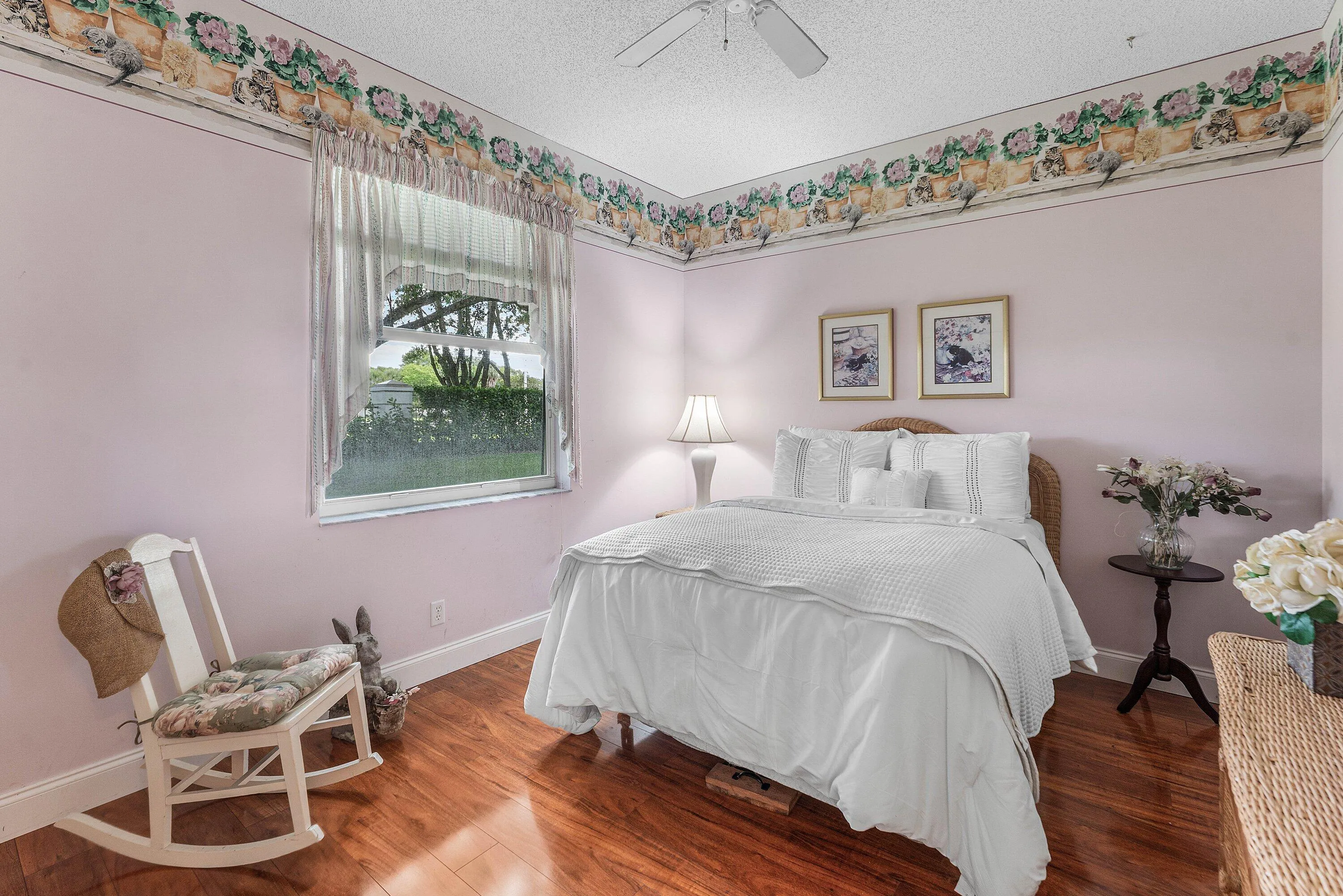 Guest Bedroom #1