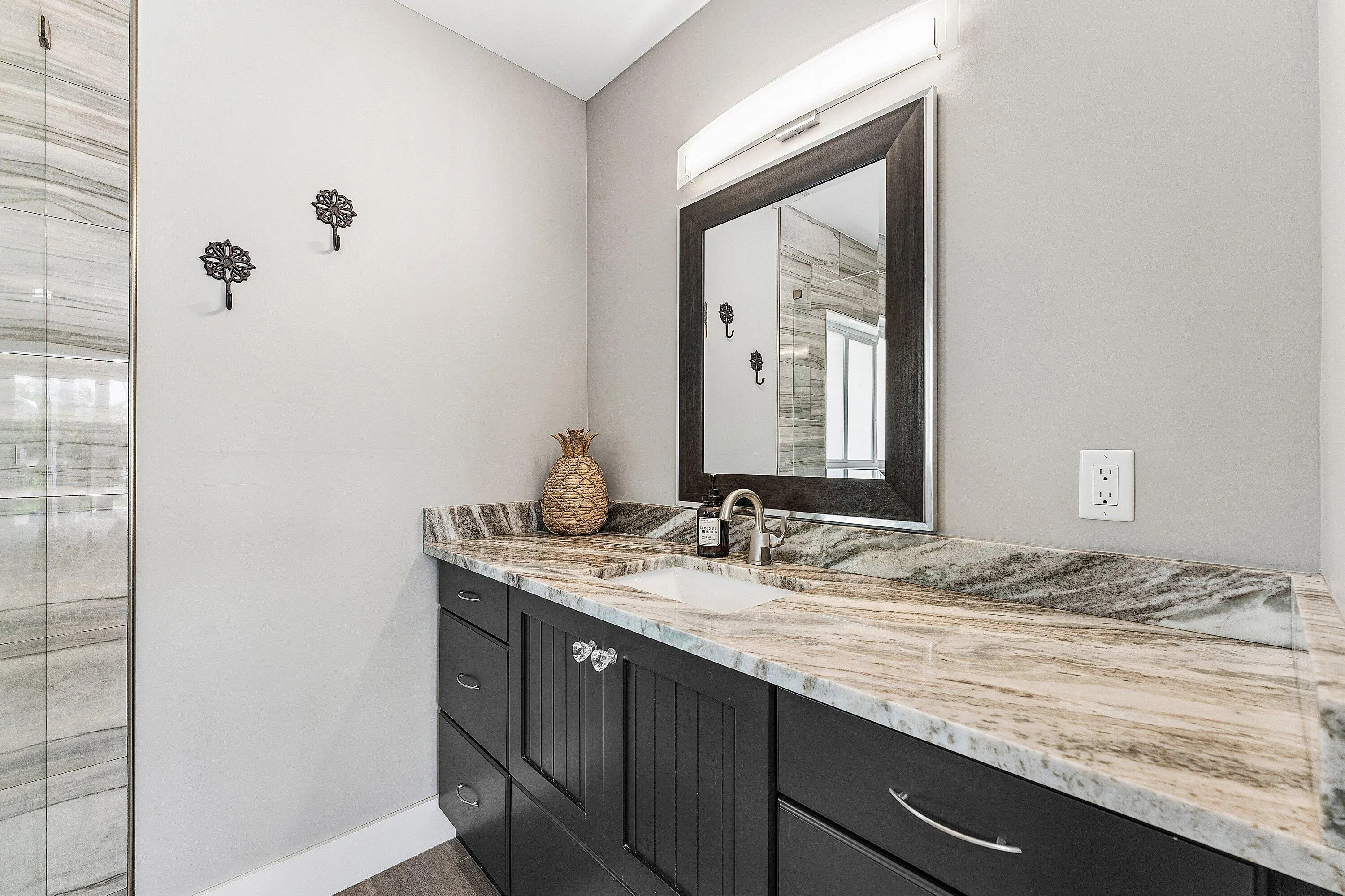 En Suite Bathroom with Marble Counter