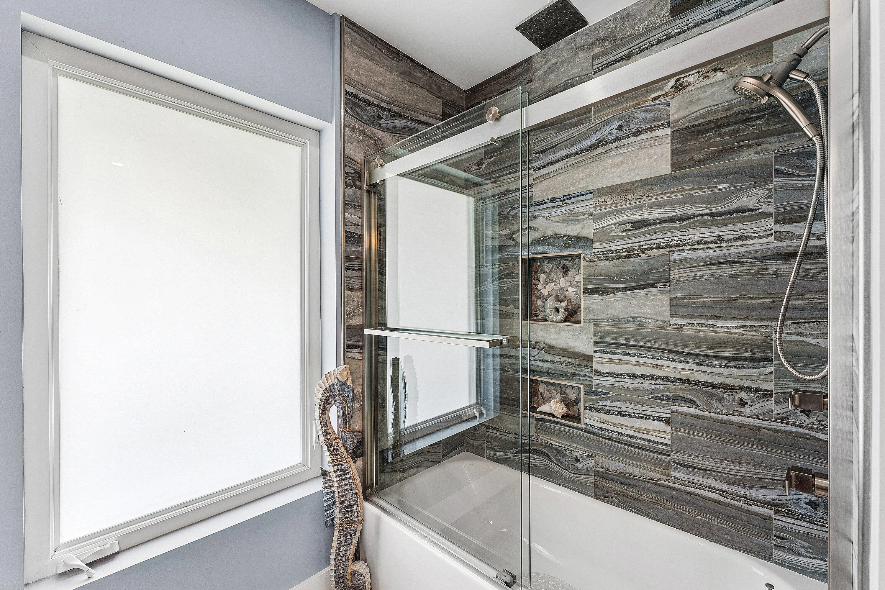 Cast Iron Tub/Shower