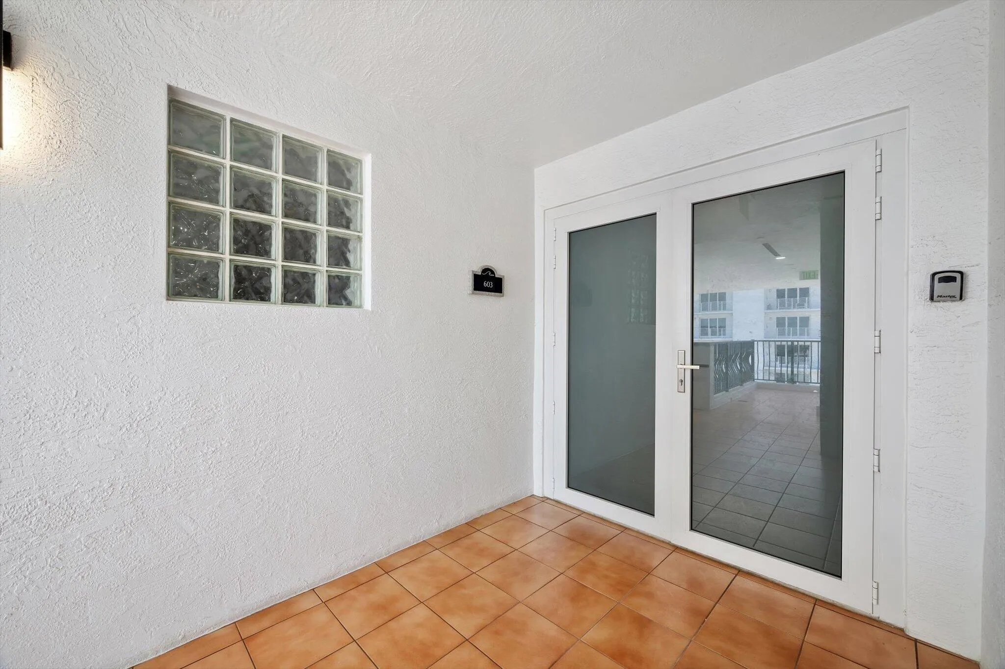 04-615 Bayshore Dr_004