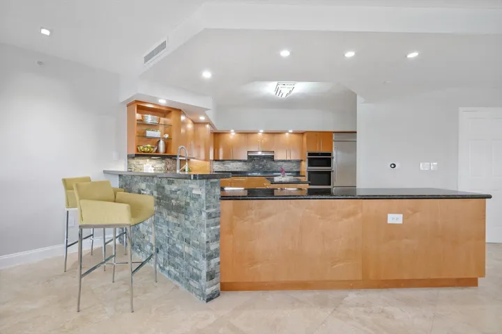 15-615 Bayshore Dr_015