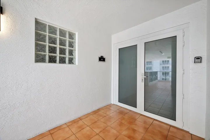 04-615 Bayshore Dr_004