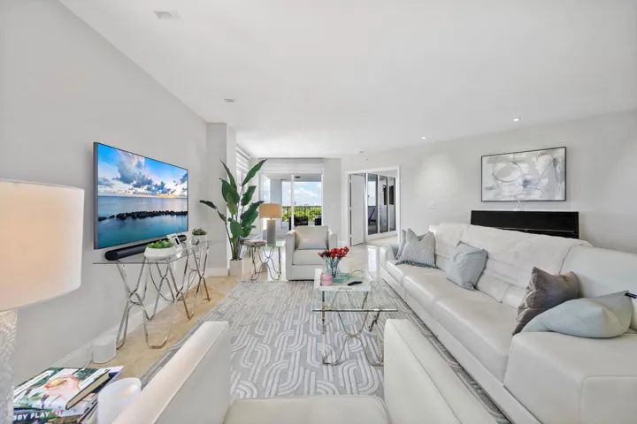 11-615 Bayshore Dr_011