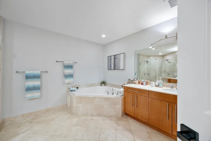 29-615 Bayshore Dr_029