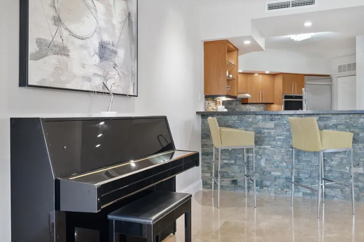 22-615 Bayshore Dr_022