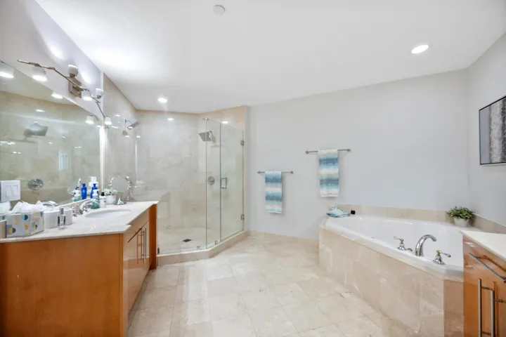 30-615 Bayshore Dr_030